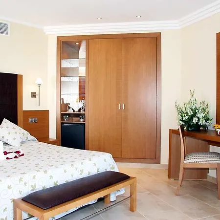 Hotel Marsenses Ferrera Blanca Family